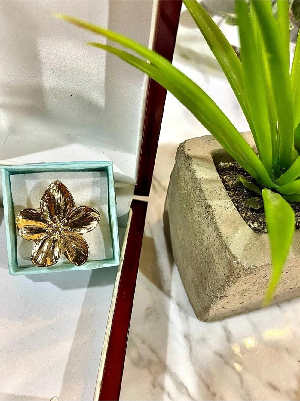 NWT Gold Shade Flower Ring Adjustable
